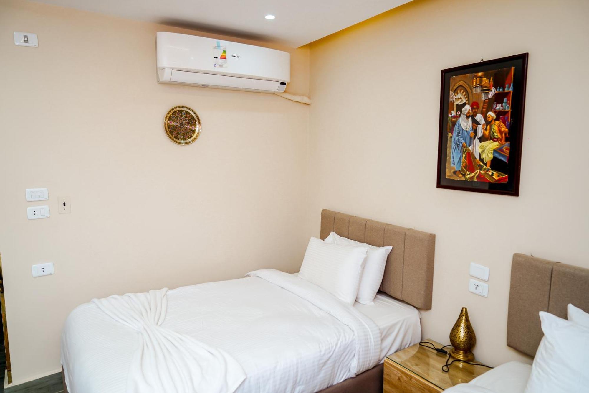 Pyramids Hotel Kafrat al Jabal Exterior photo