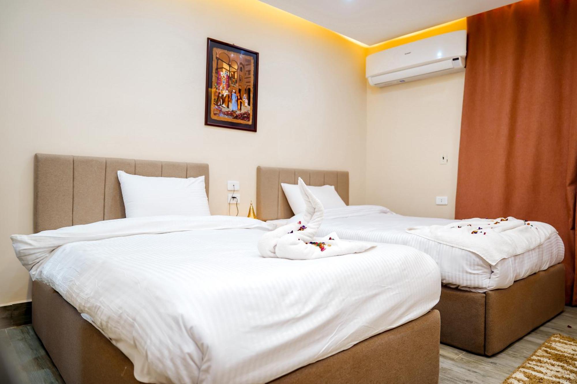 Pyramids Hotel Kafrat al Jabal Exterior photo