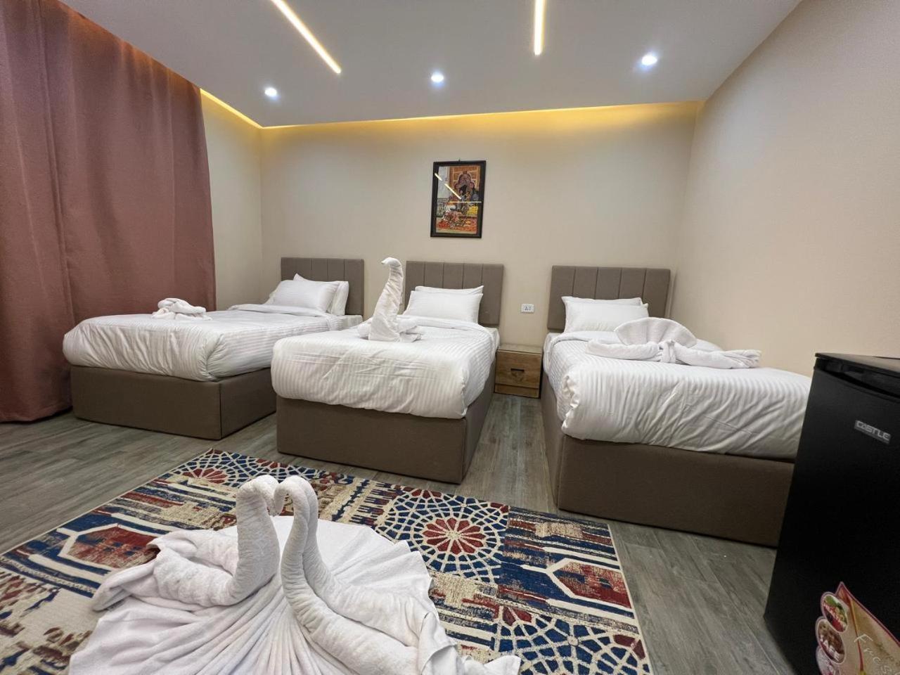 Pyramids Hotel Kafrat al Jabal Exterior photo